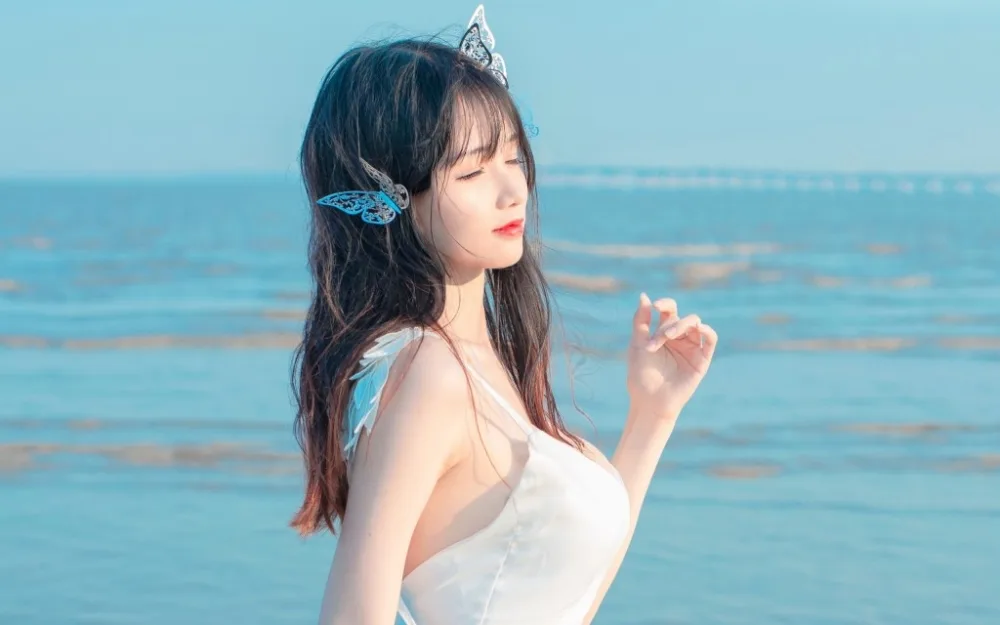 性感少女海边写真 图片1