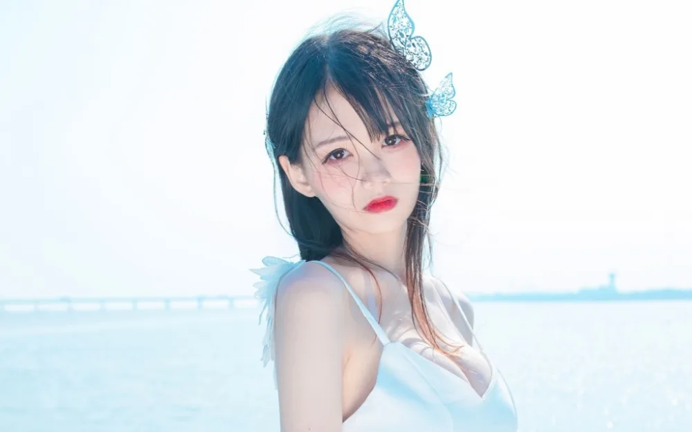 性感少女海边写真 图片2