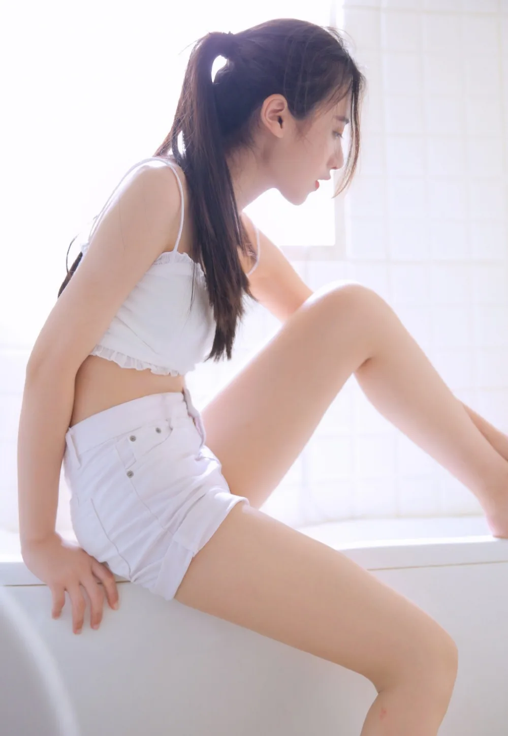 马尾辫美女写真 图片2