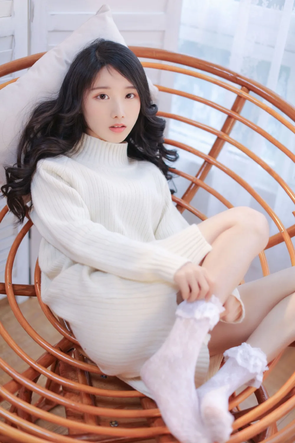 白皙长腿美女写真 图片8