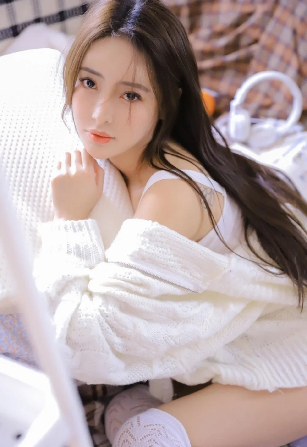 白丝美腿美女写真 图片9
