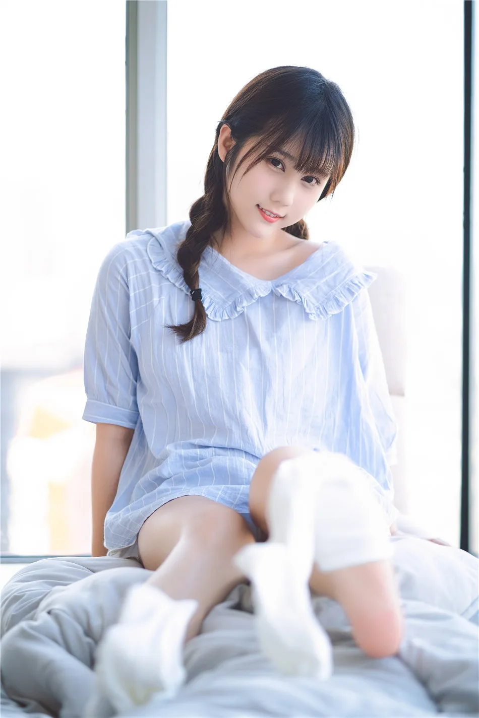 麻花辫美女写真 图片9