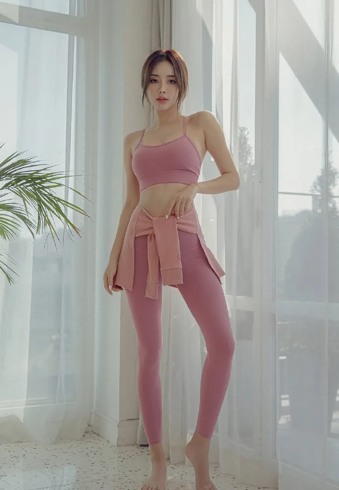瑜伽美女写真 图片2