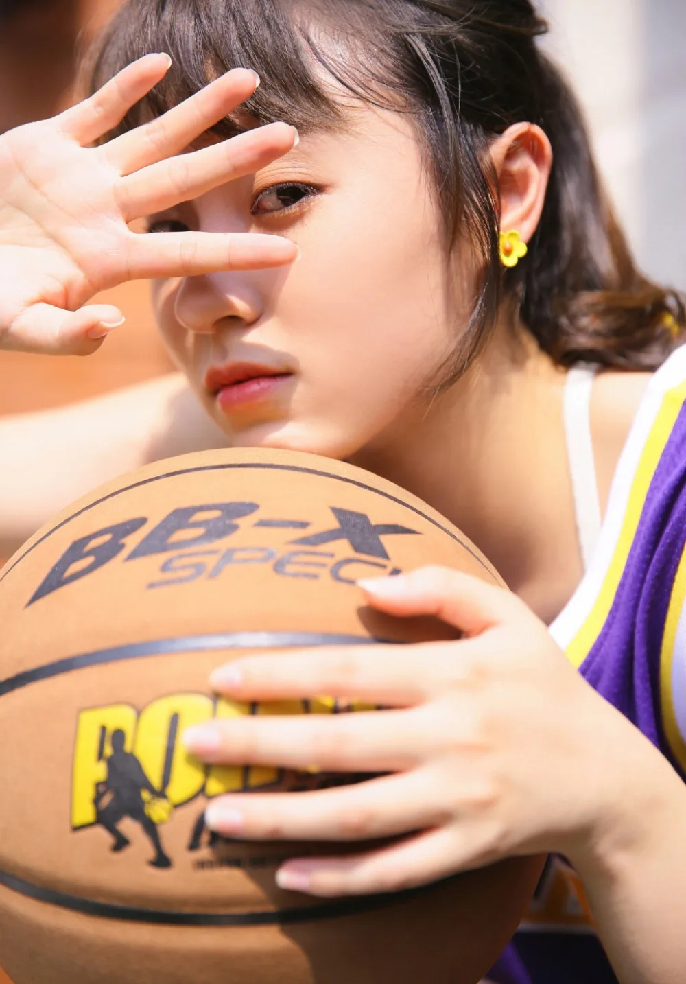 运动服美女写真 图片5