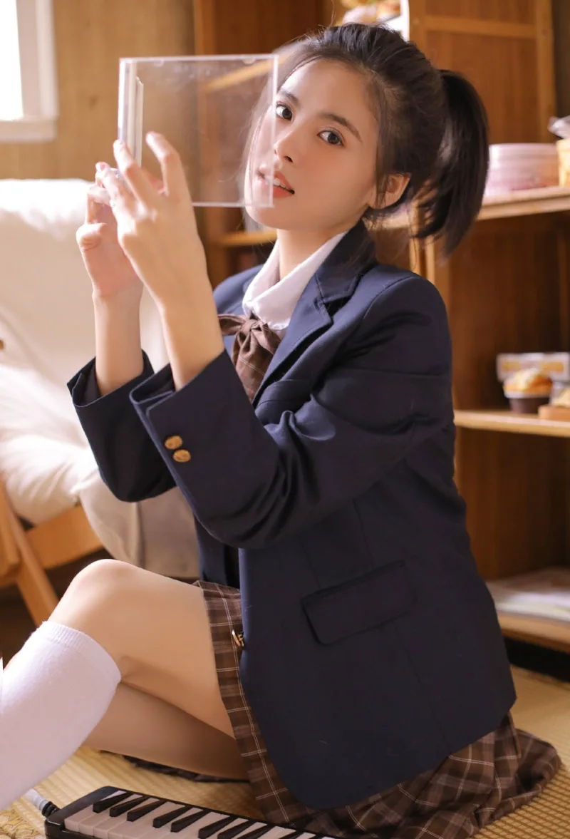学生制服美腿写真 图片2