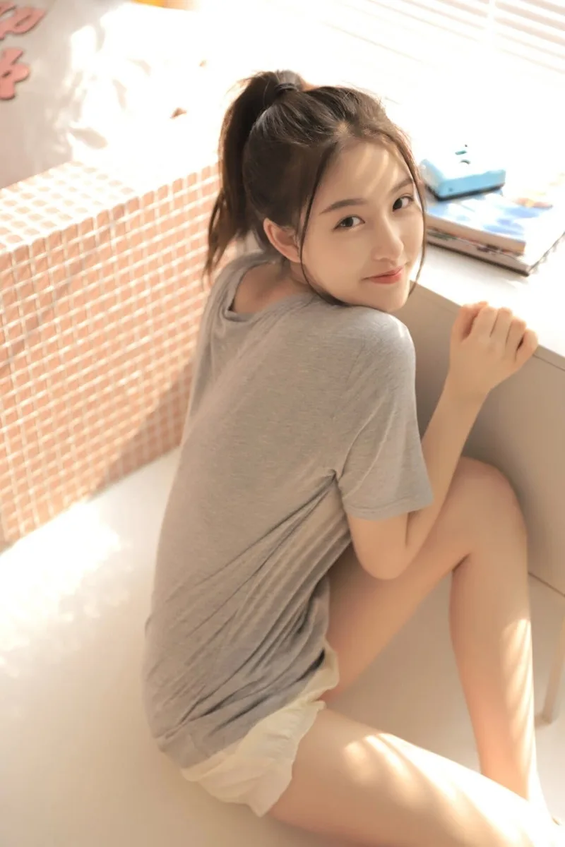 青春活力美女写真 图片1