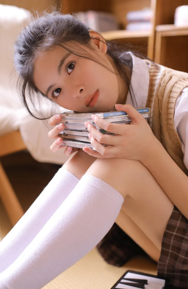 学生制服美腿写真 图片5