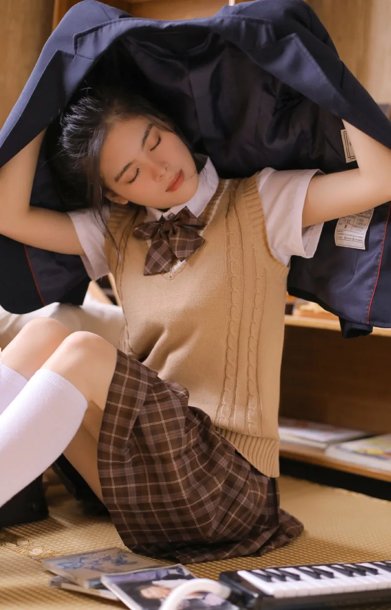 学生制服美腿写真 图片3
