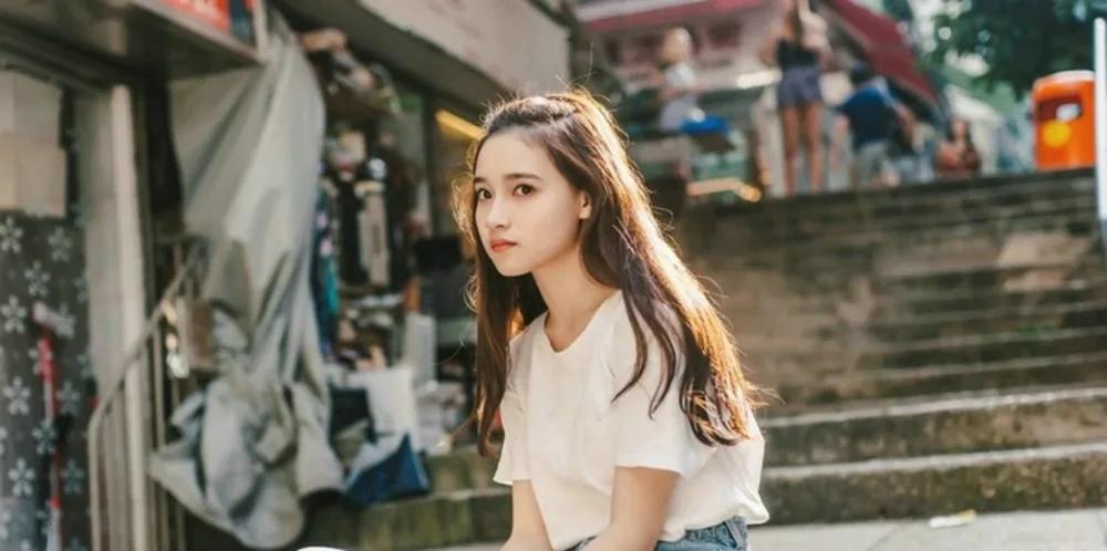 青春少女街拍图片 图片1
