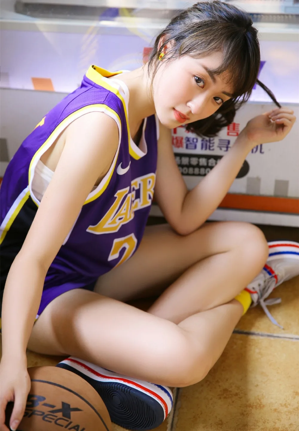 运动服美女写真 图片1