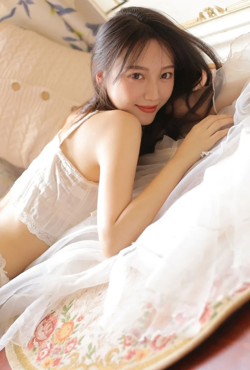邻家女孩白丝美腿写真 图片8