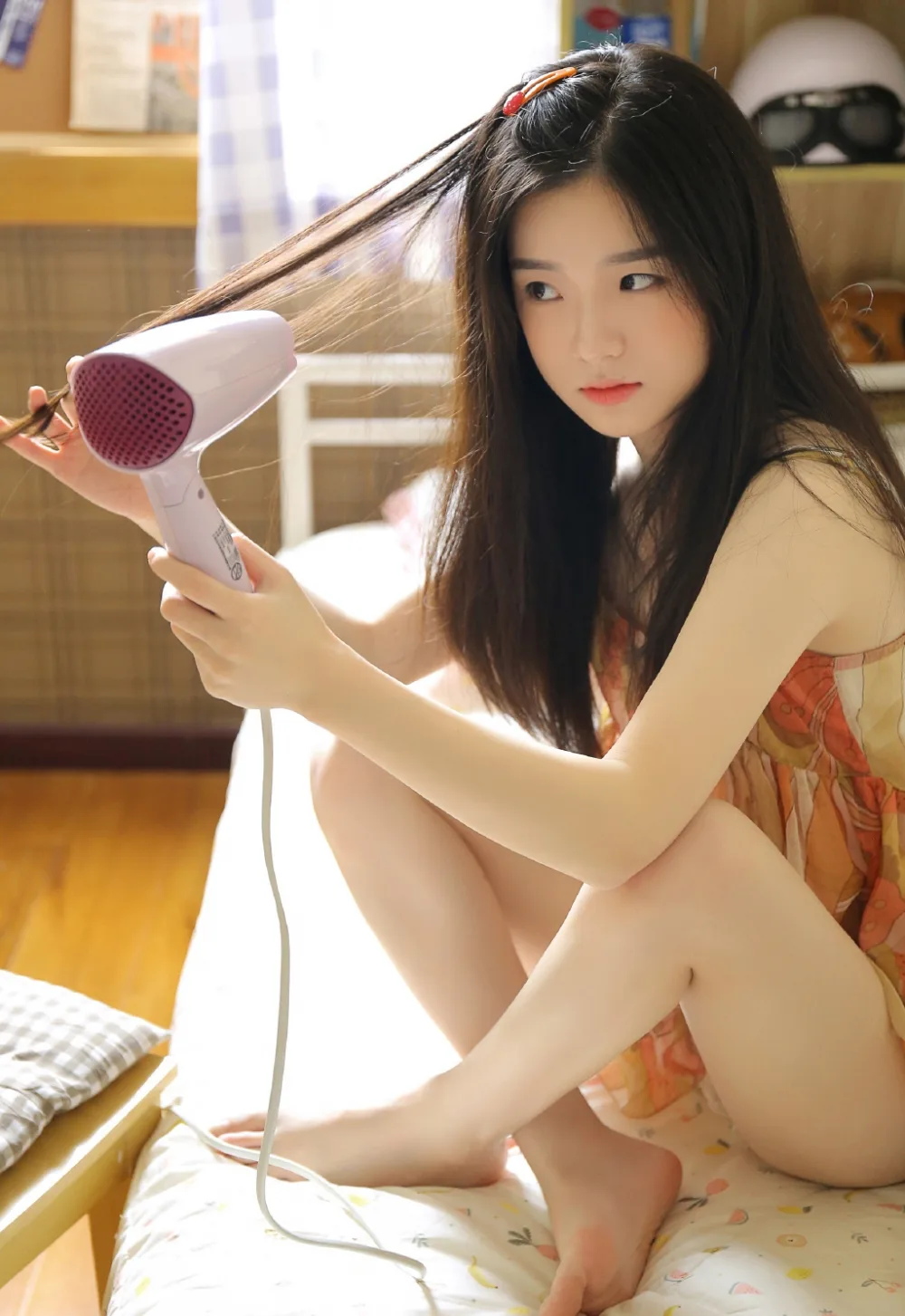 黑长直美女写真 图片4