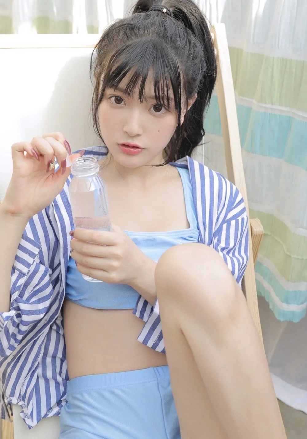 高马尾女生写真 图片7