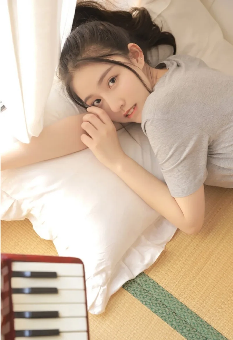 青春活力美女写真 图片12