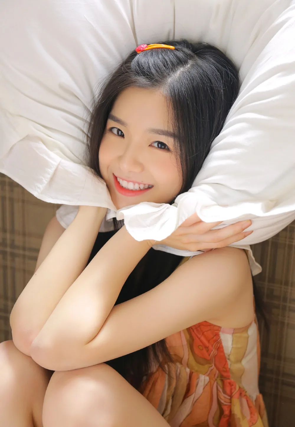 黑长直美女写真 图片6