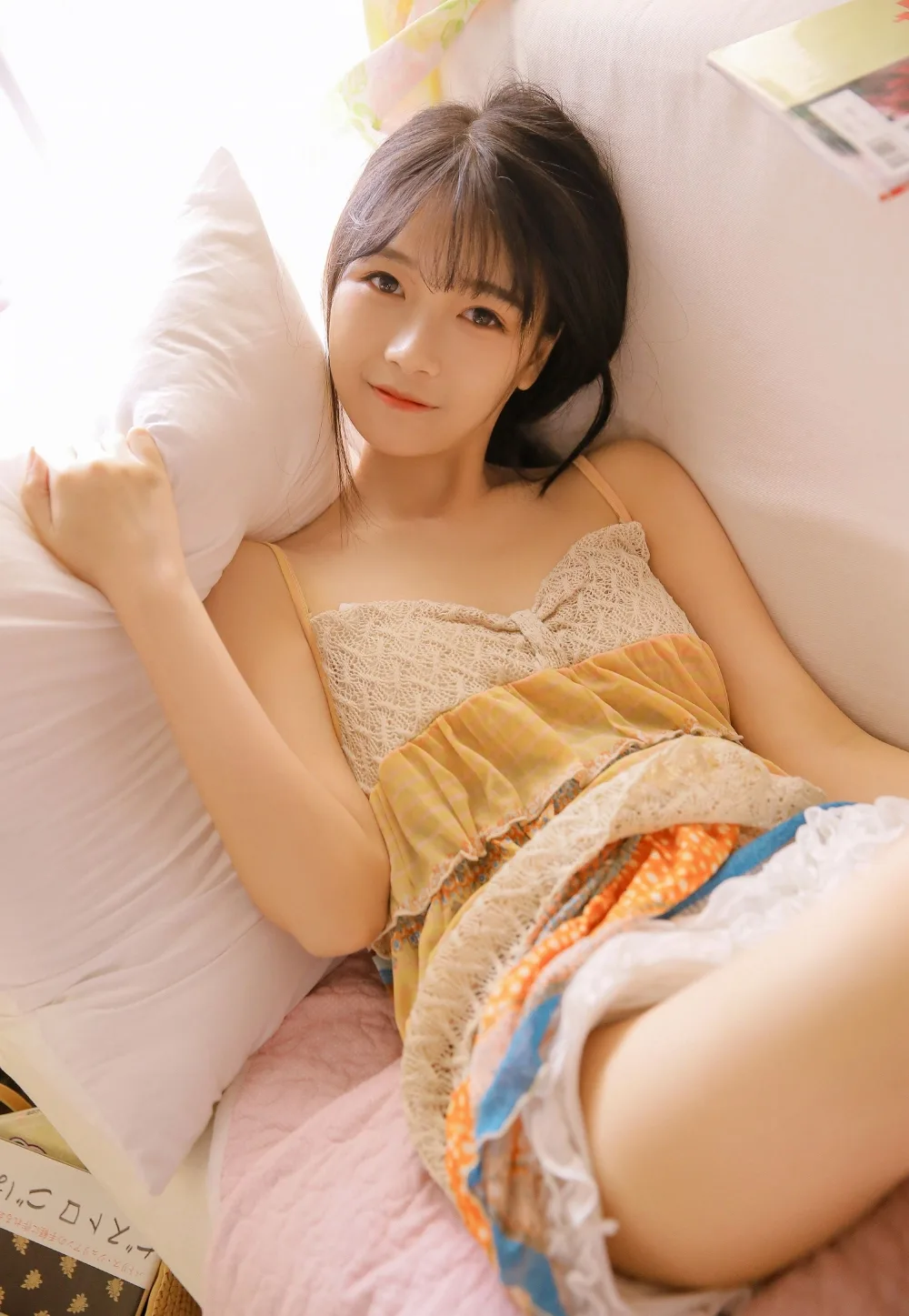 吊带短裤美女写真 图片6