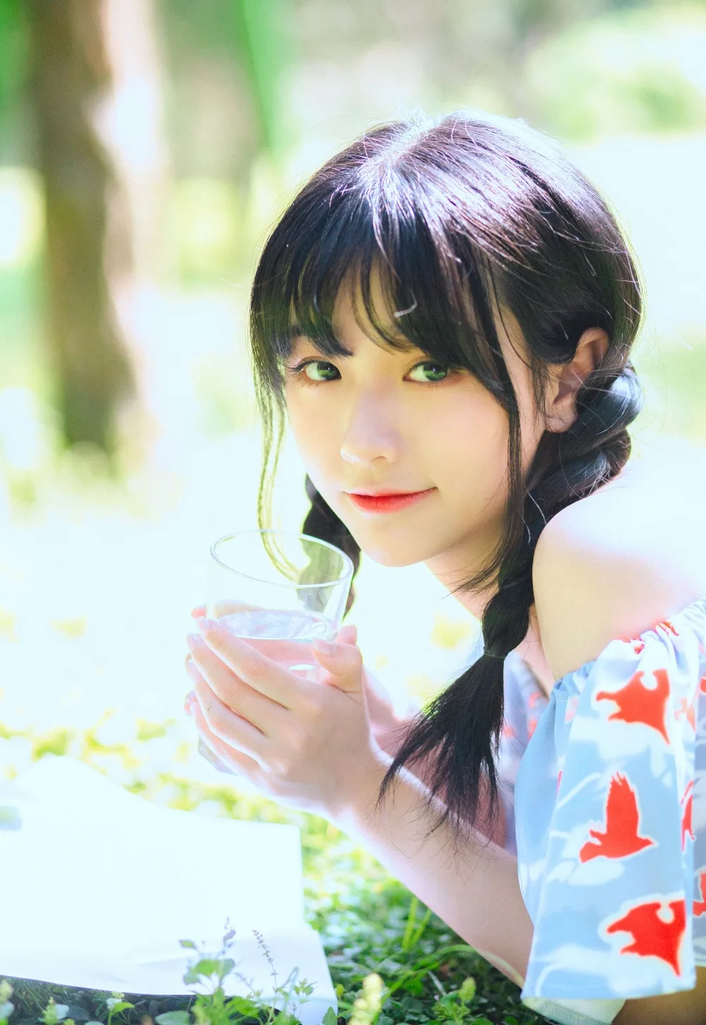 麻花辫少女街拍 图片4
