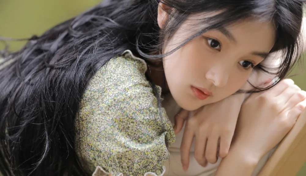长发美女写真 图片6
