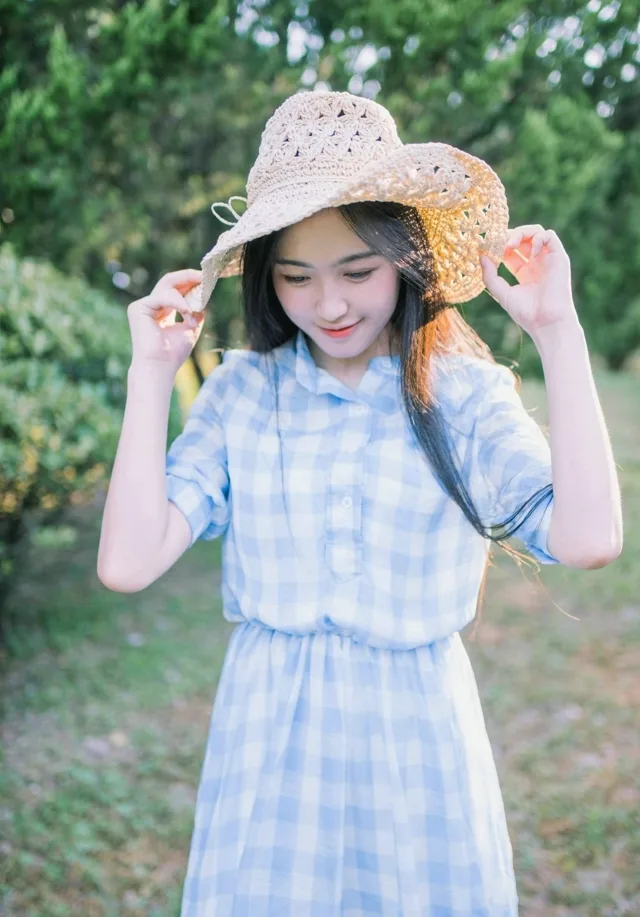 黑长直发美女 图片7