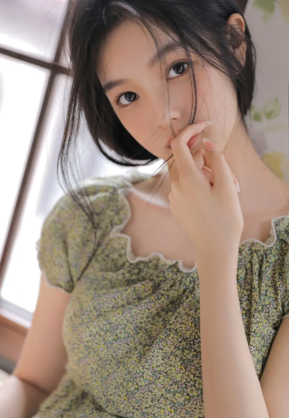 长发美女写真 图片2