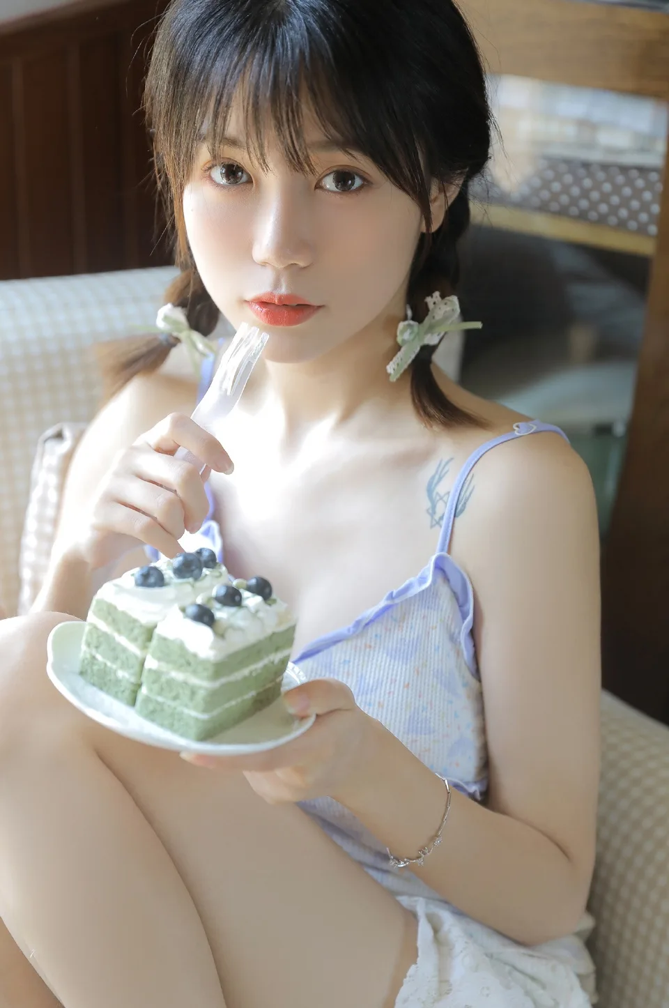 麻花辫美女私房写真 图片4