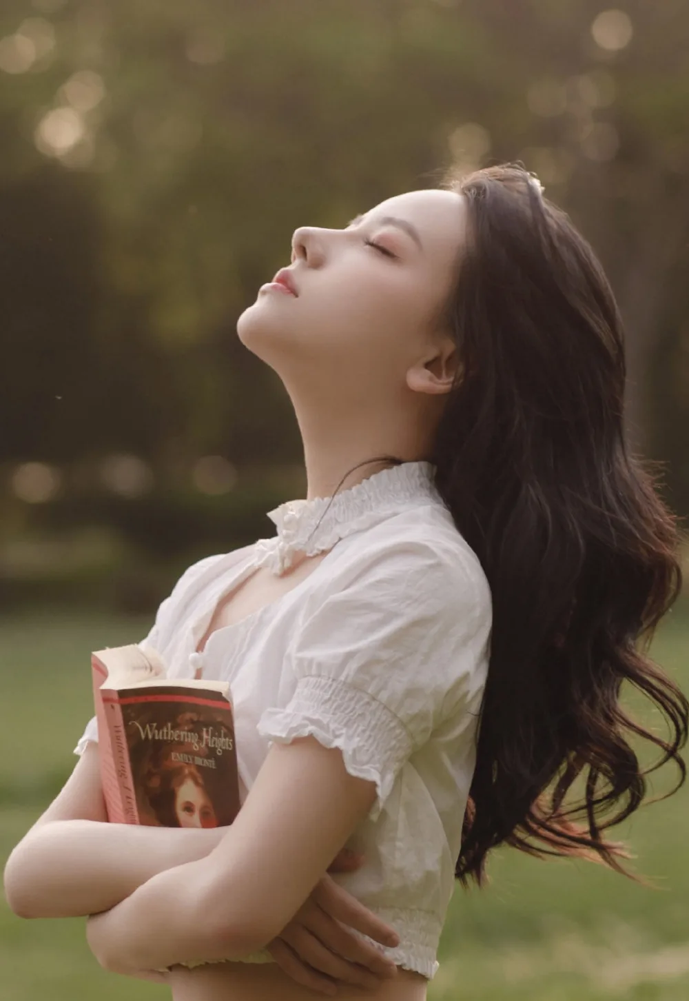 露脐装美女写真 图片4