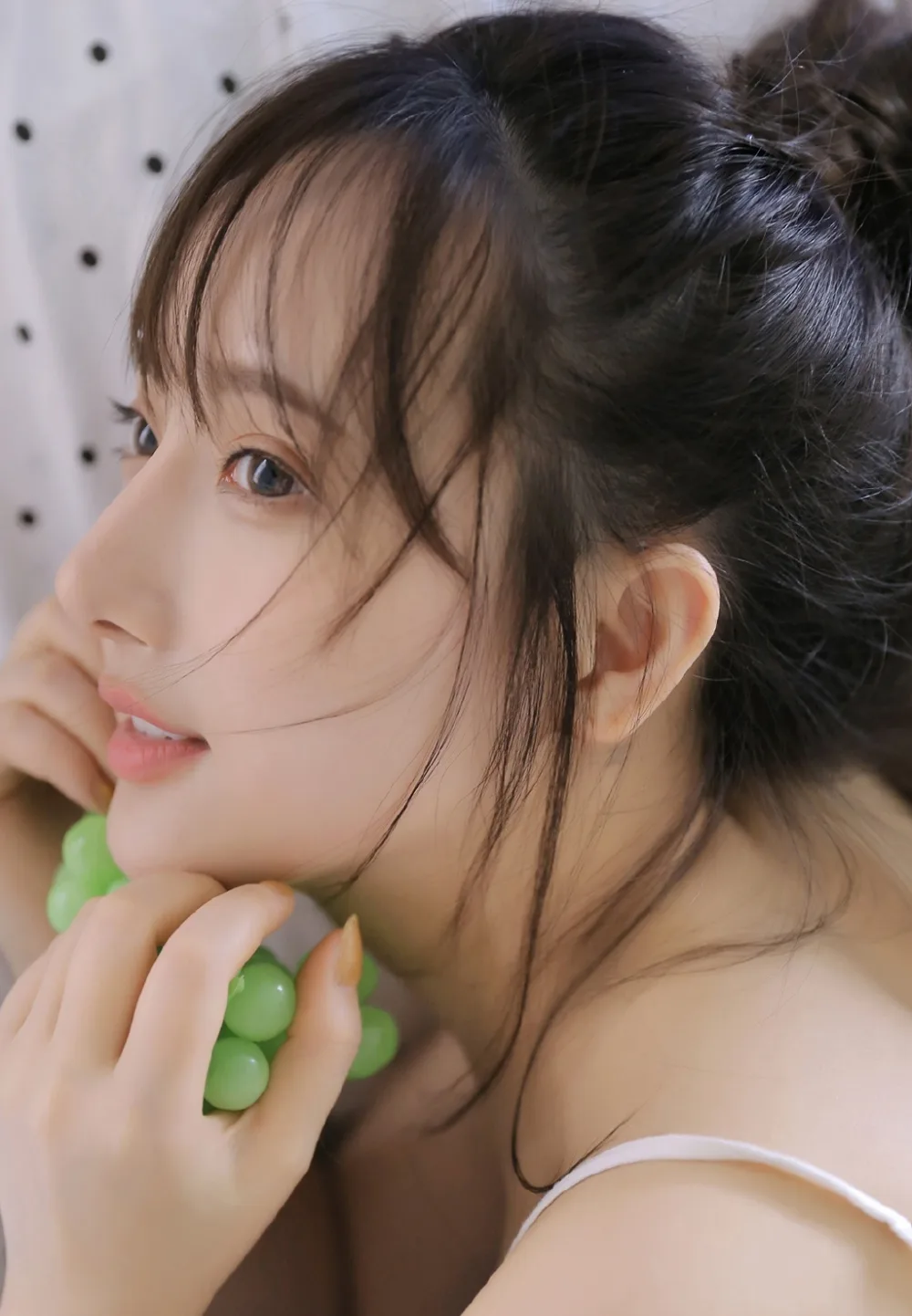 丸子头美女写真 图片8