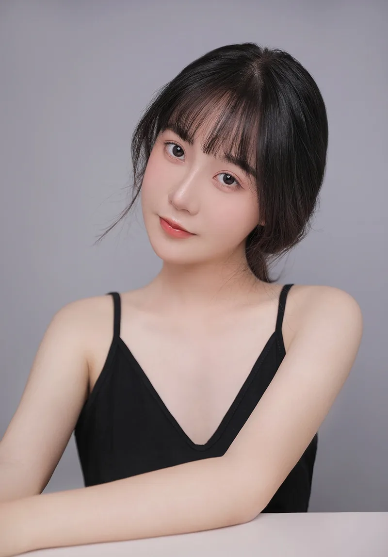 吊带美女写真 图片5