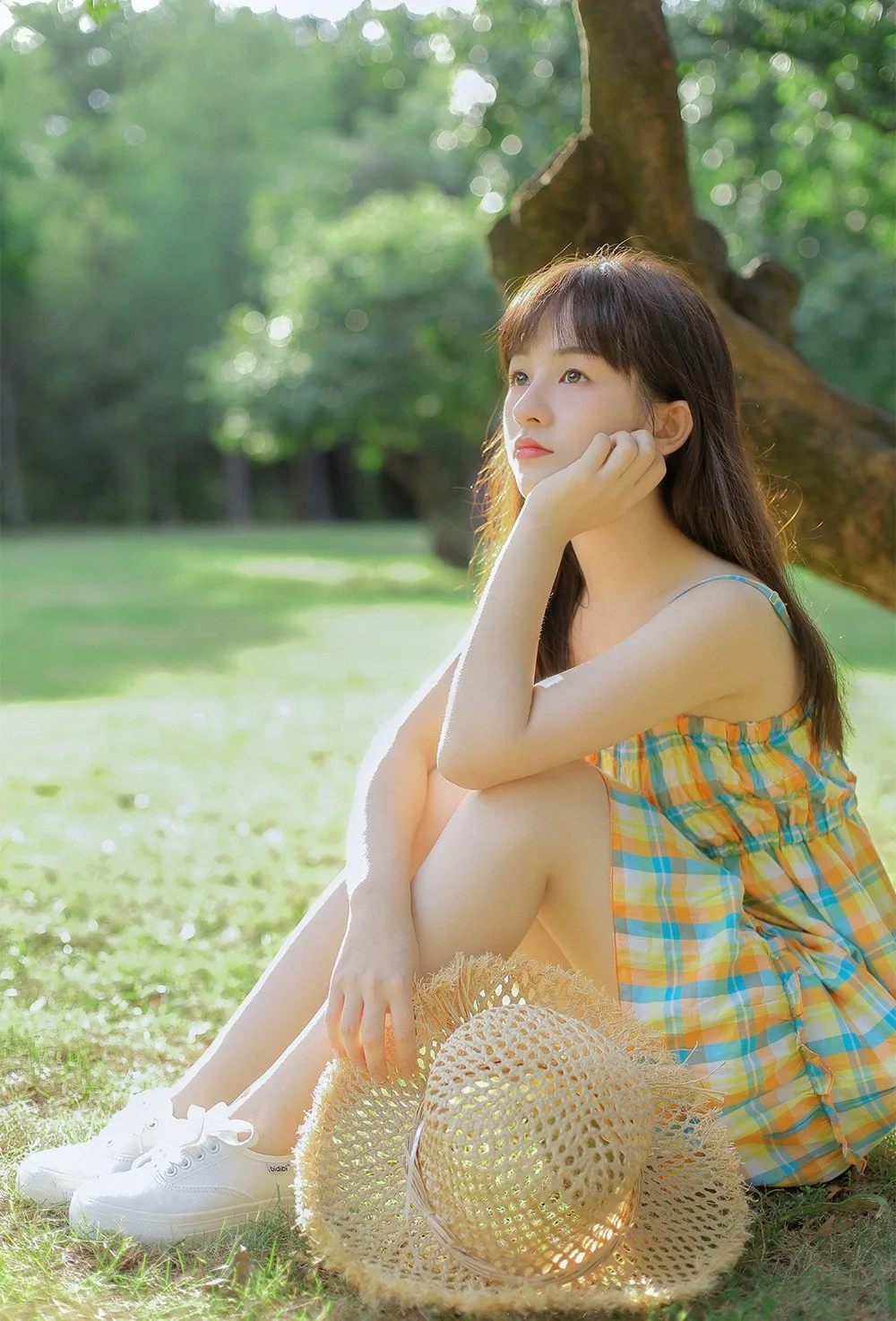 吊带短裙美女写真 图片4