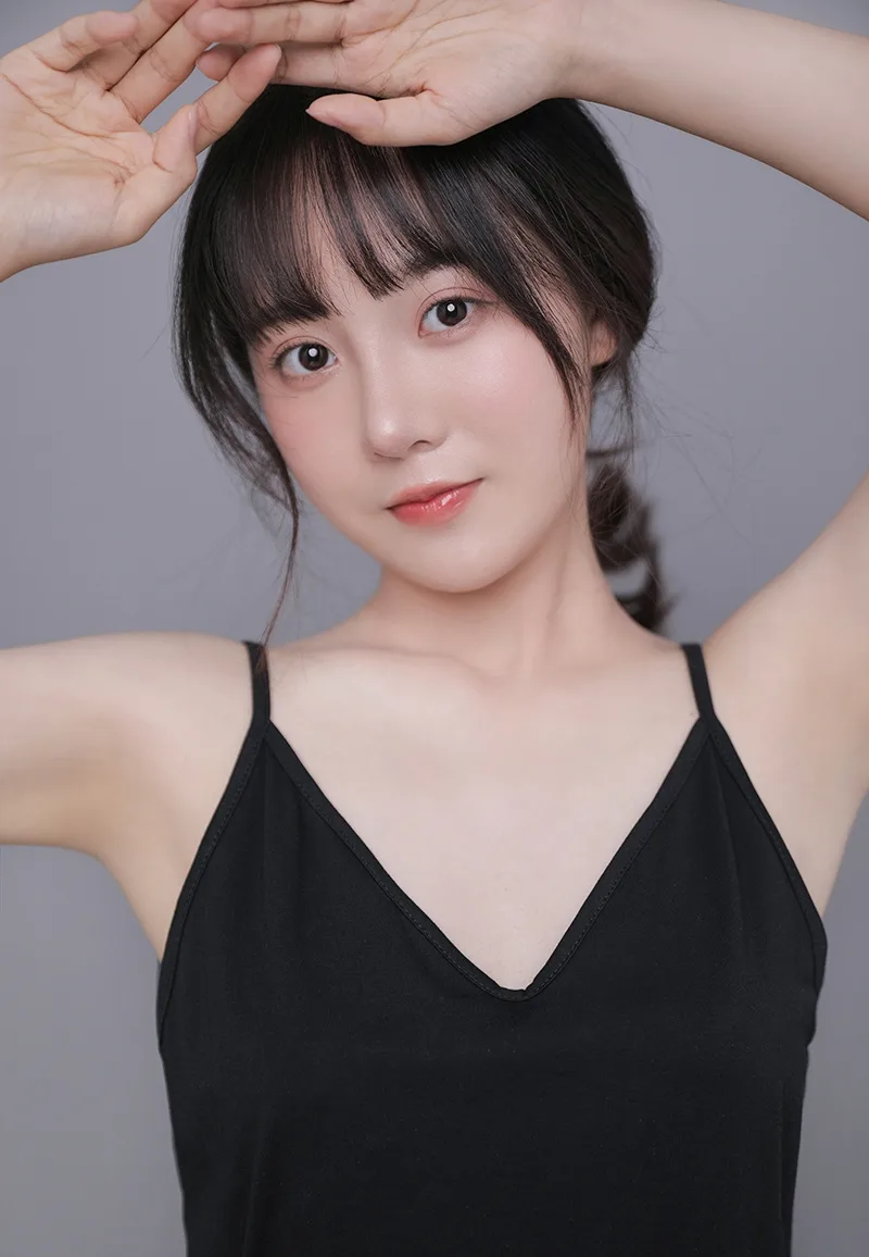 吊带美女写真 图片7