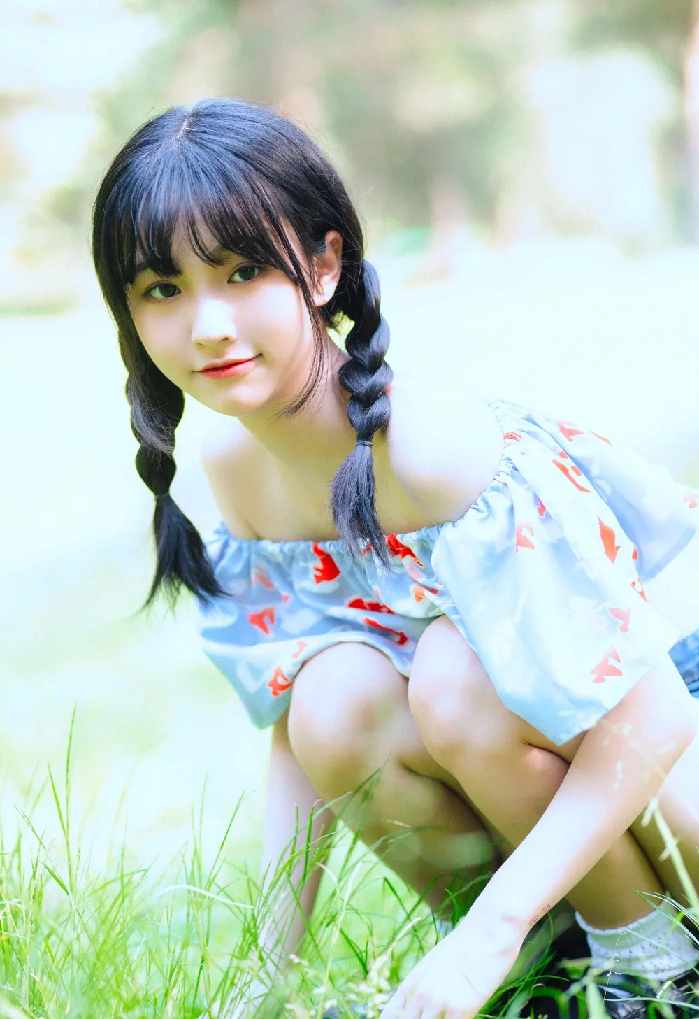 麻花辫少女街拍 图片9