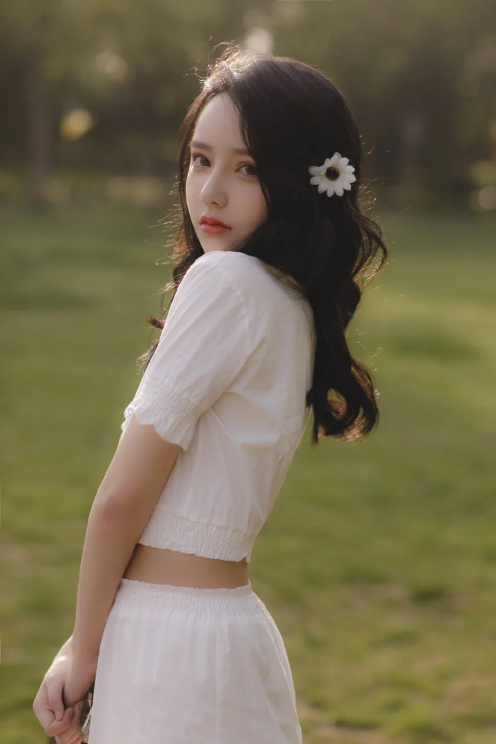露脐装美女写真 图片1