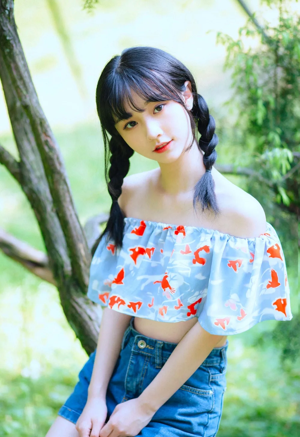 麻花辫少女街拍 图片2