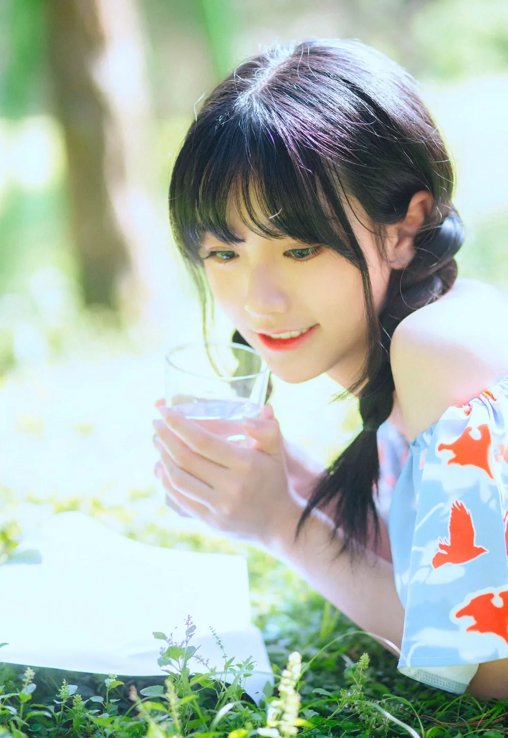 麻花辫少女街拍 图片5