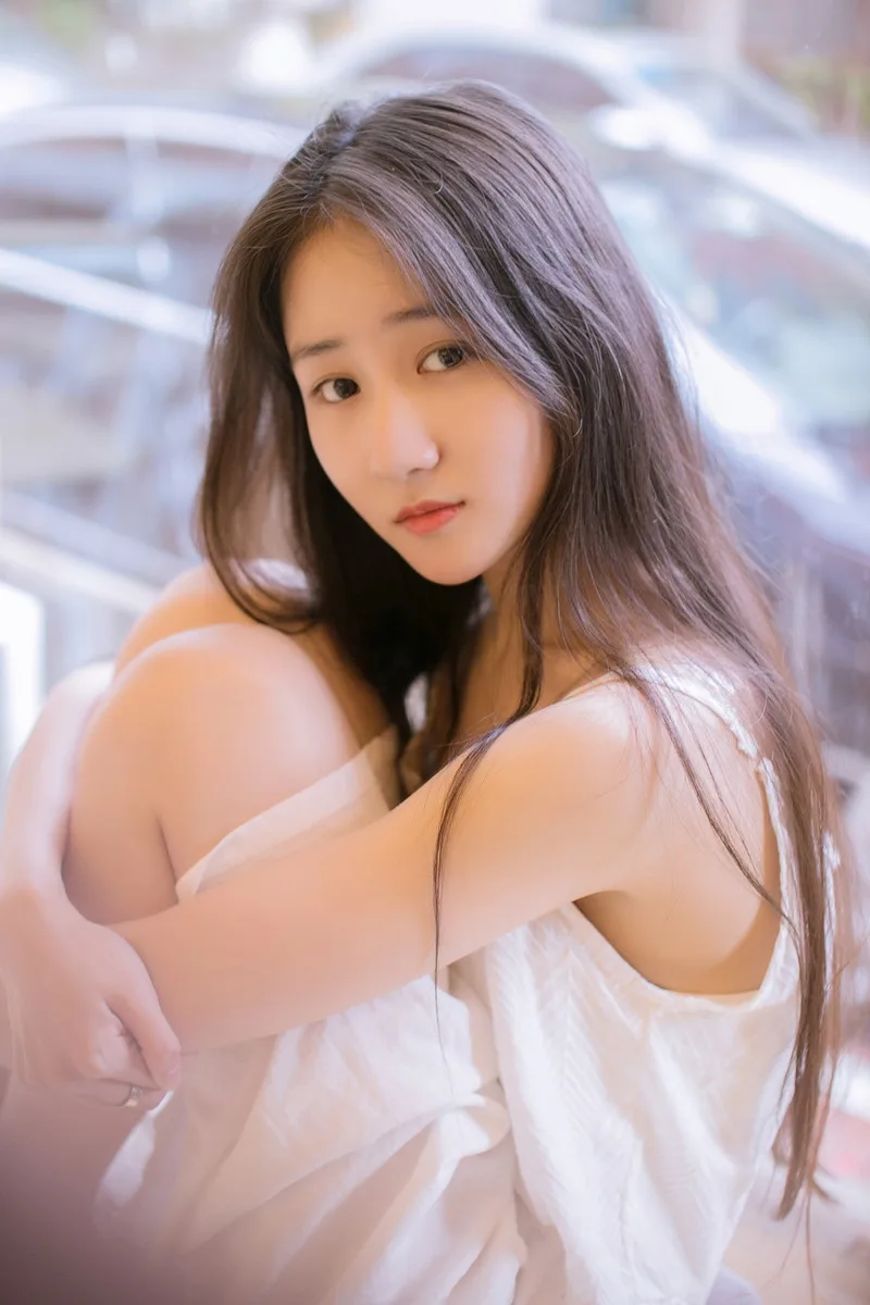 长发美女写真 图片1