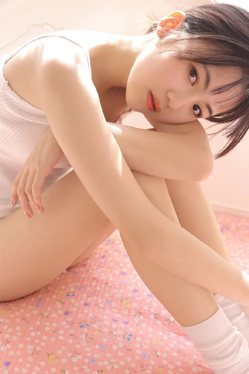 长腿美女写真 图片1