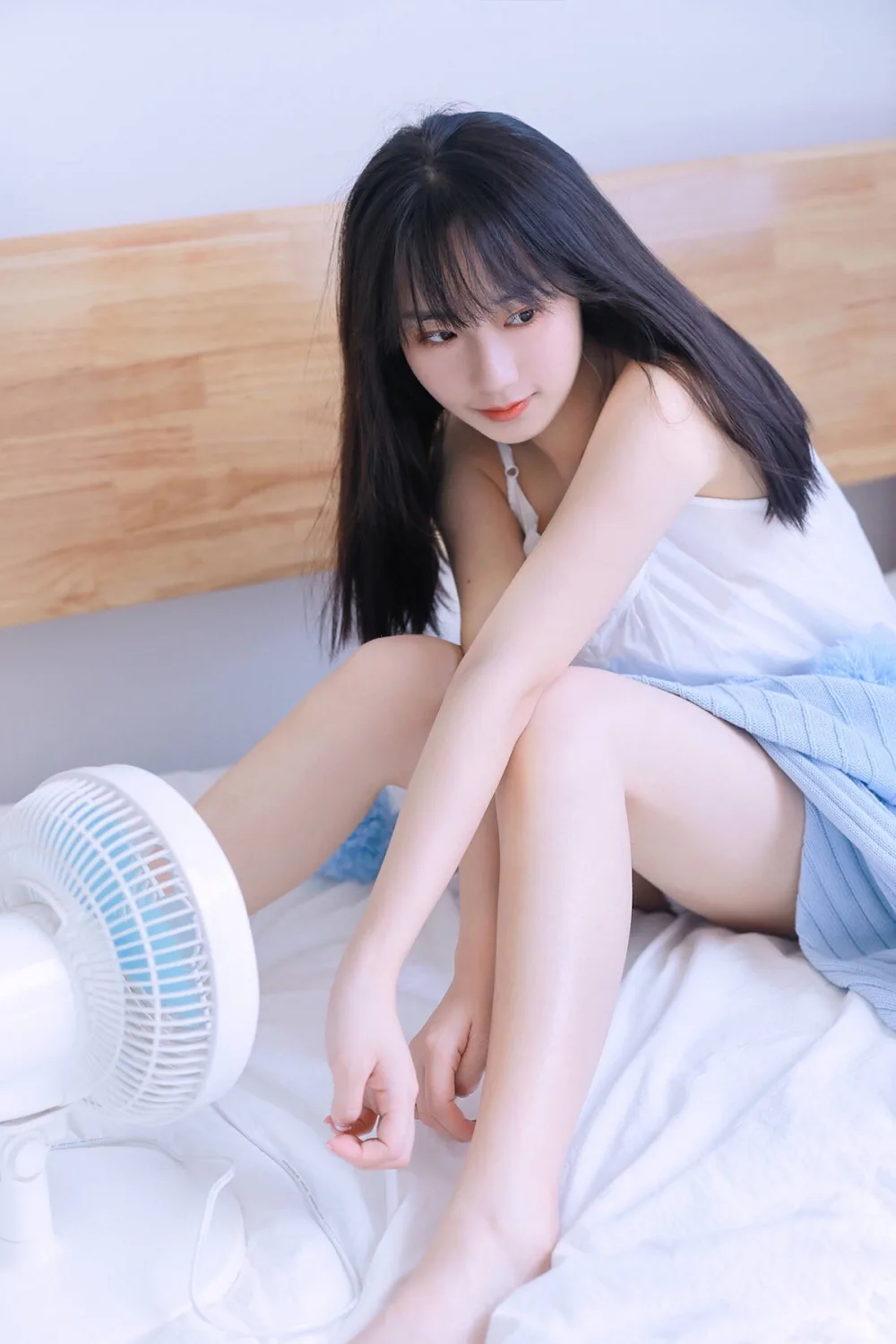 长发美女写真 图片3