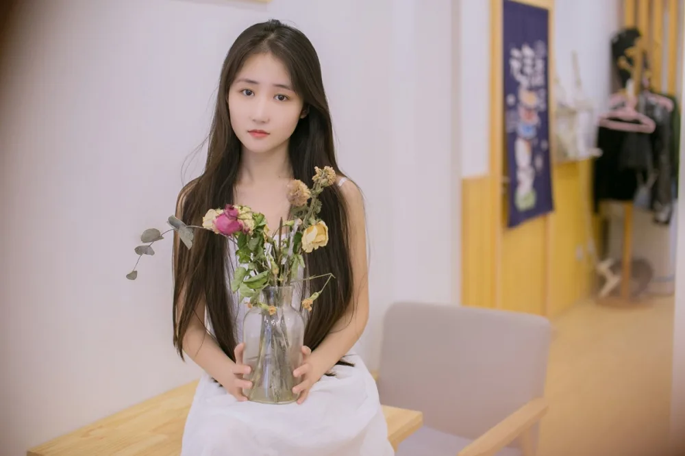 长发美女写真 图片9