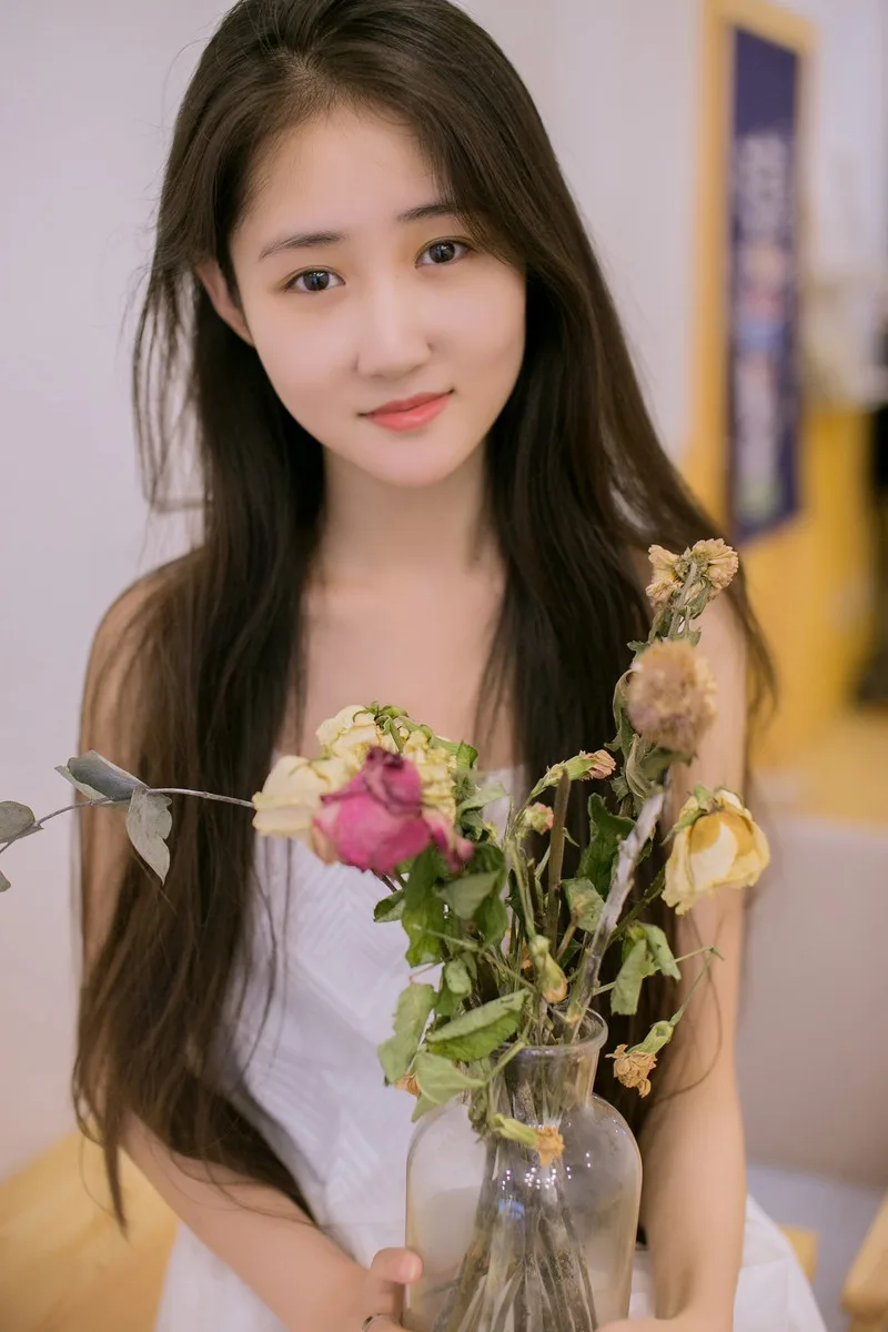 长发美女写真 图片7