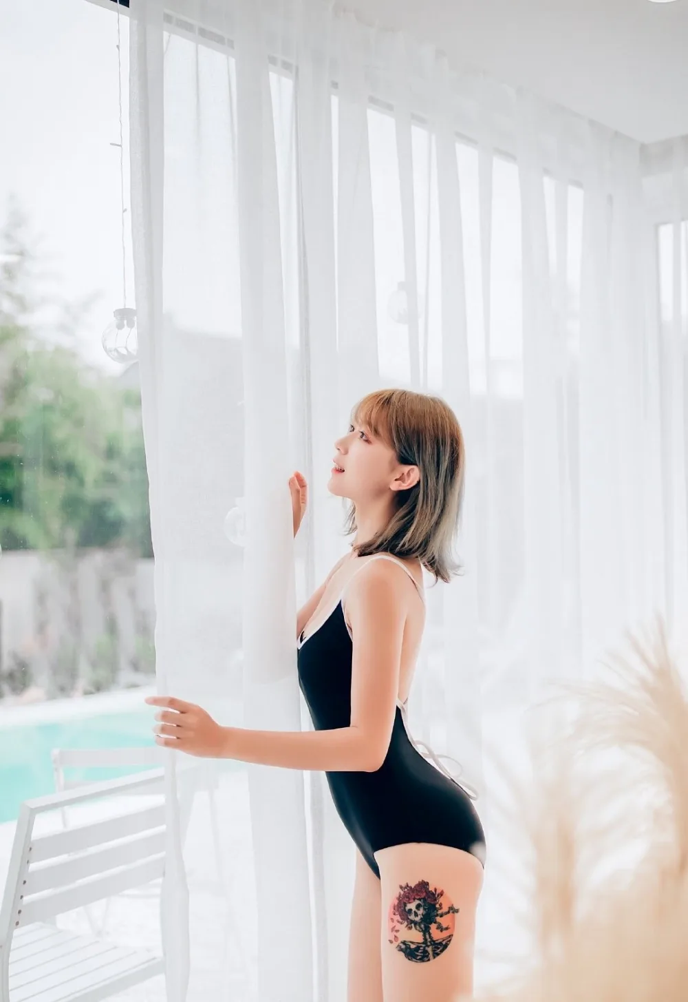金发美女性感写真 图片3