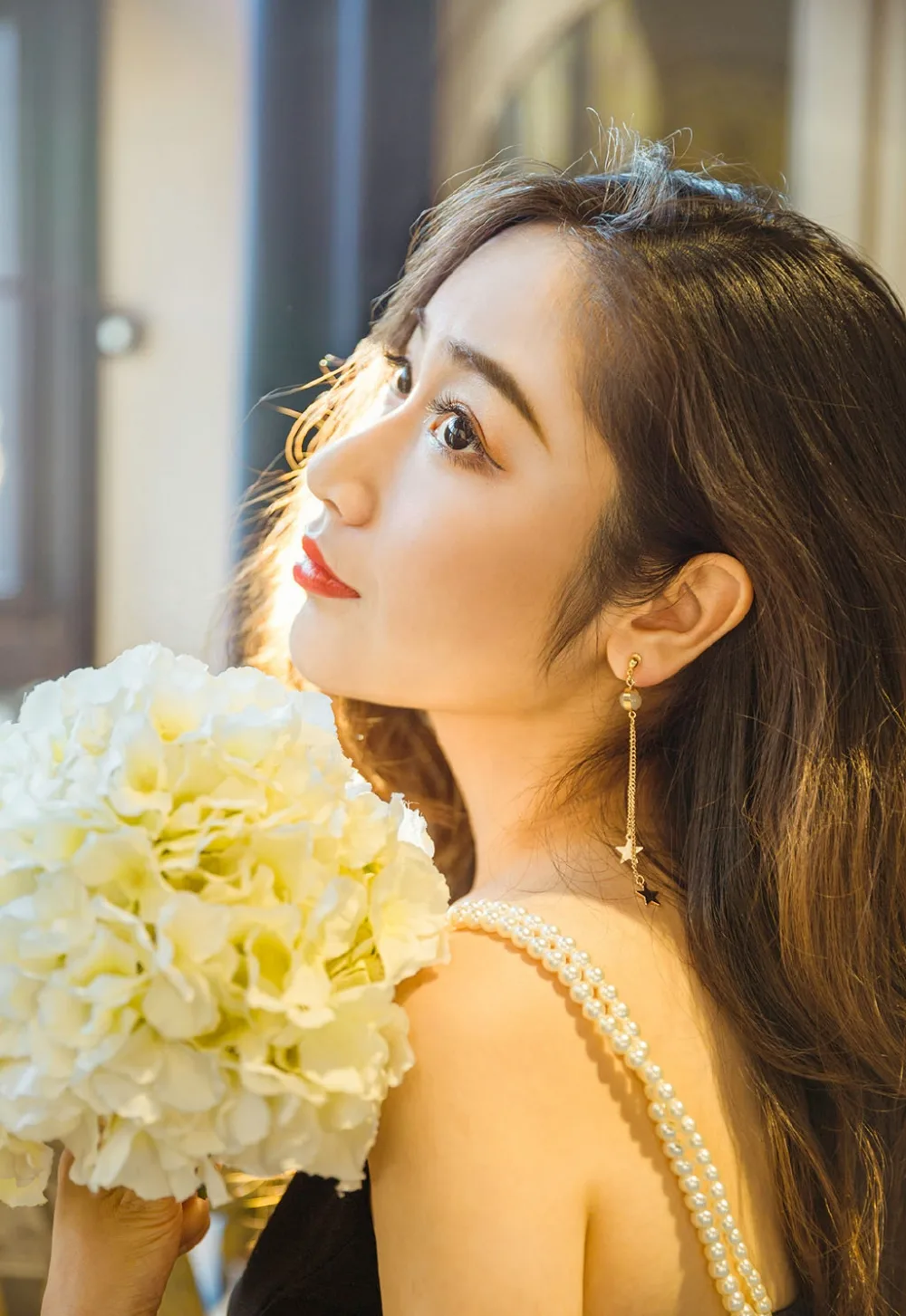 红唇美女性感写真 图片4