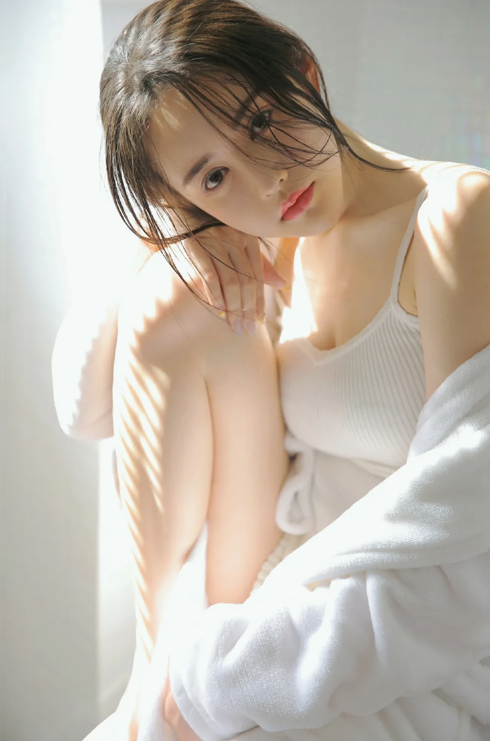 湿发美女写真 图片4