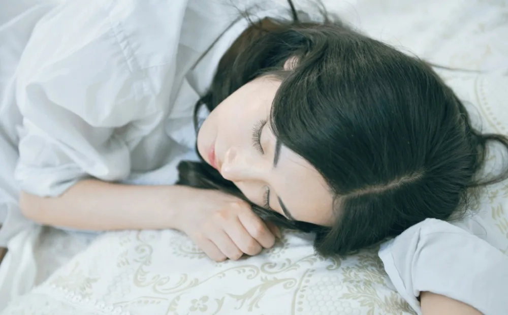 超短裤美腿写真 图片3