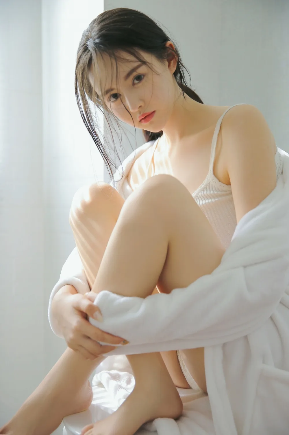 湿发美女写真 图片5