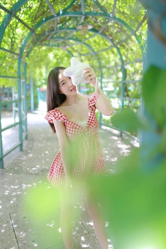 连衣裙美女街拍 图片8