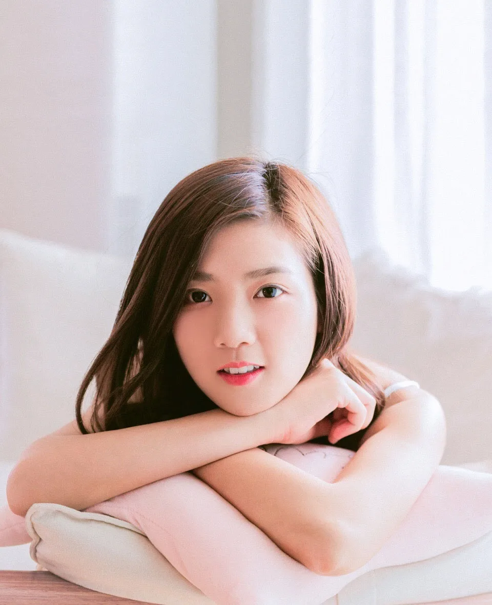 长发美女写真 图片9