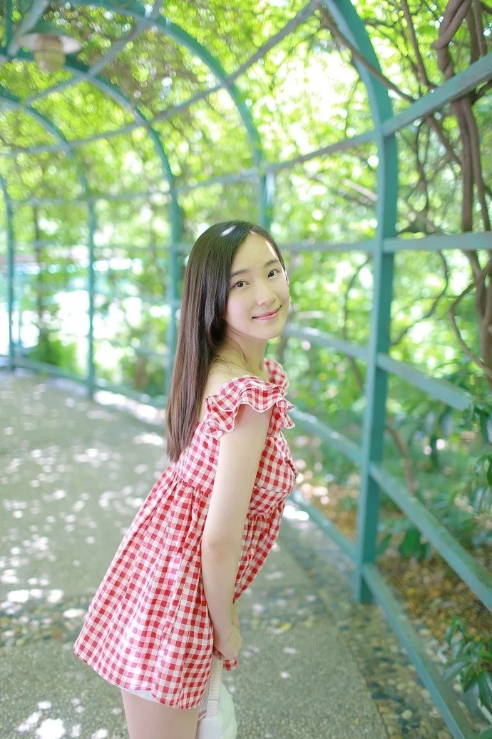 连衣裙美女街拍 图片1