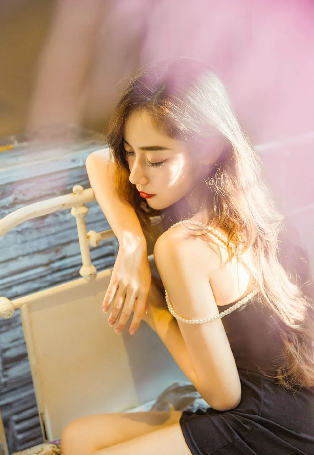 红唇美女性感写真 图片1