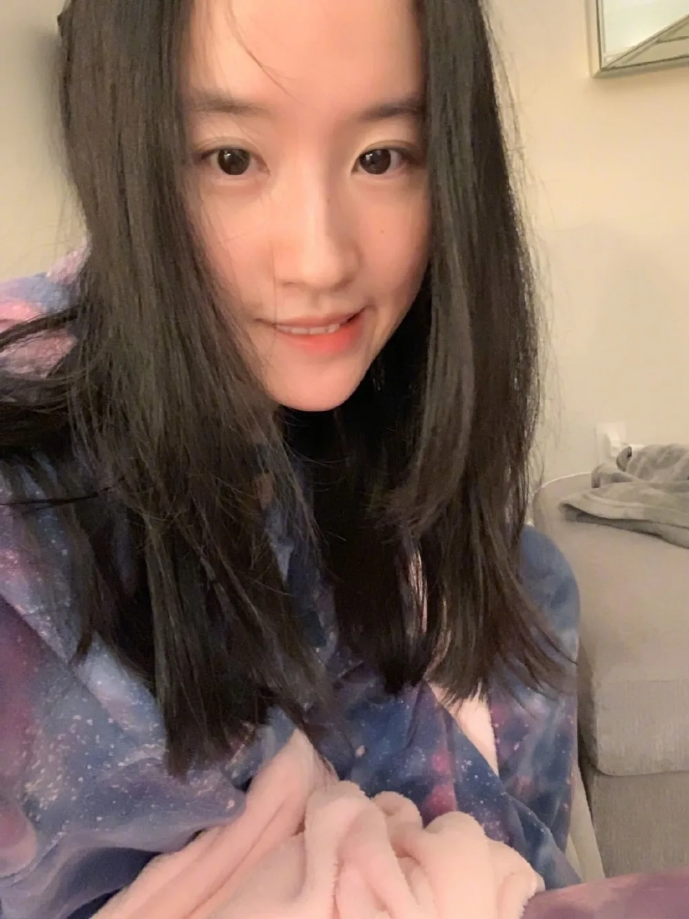 刘亦菲自拍照 图片5
