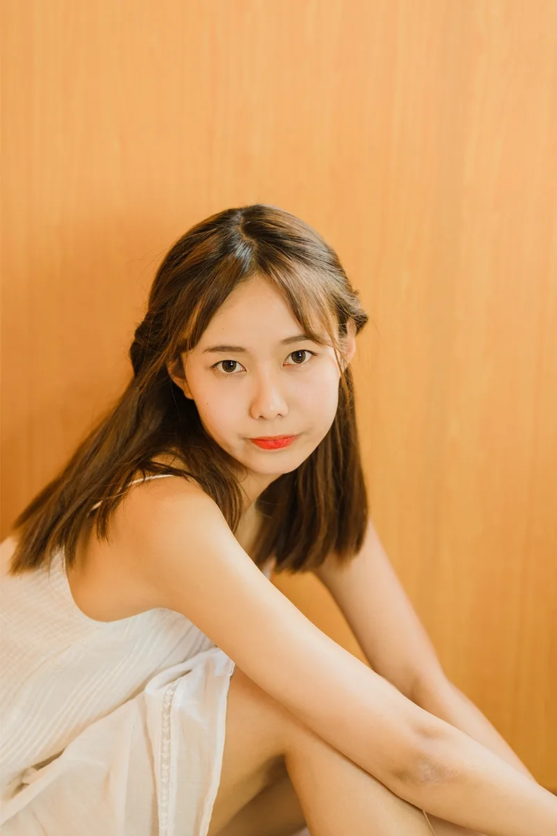 单眼皮美女写真 图片2